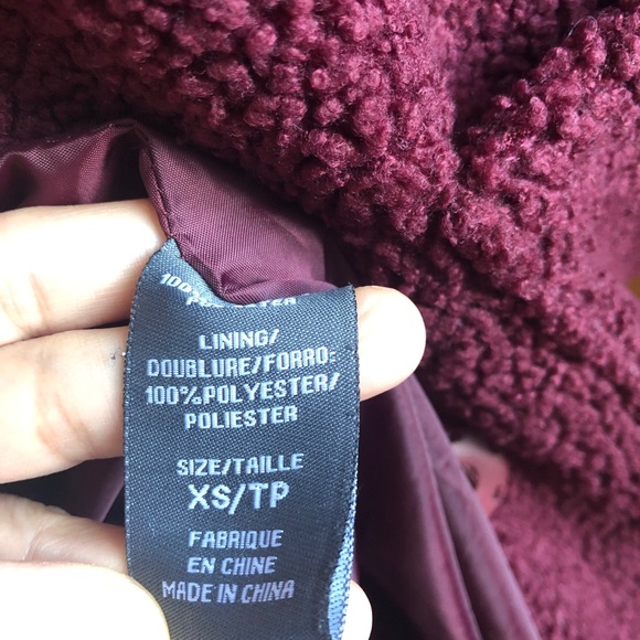 ❌❌SOLD❌❌ Wine color Teddy jacket - Picture 4 of 7